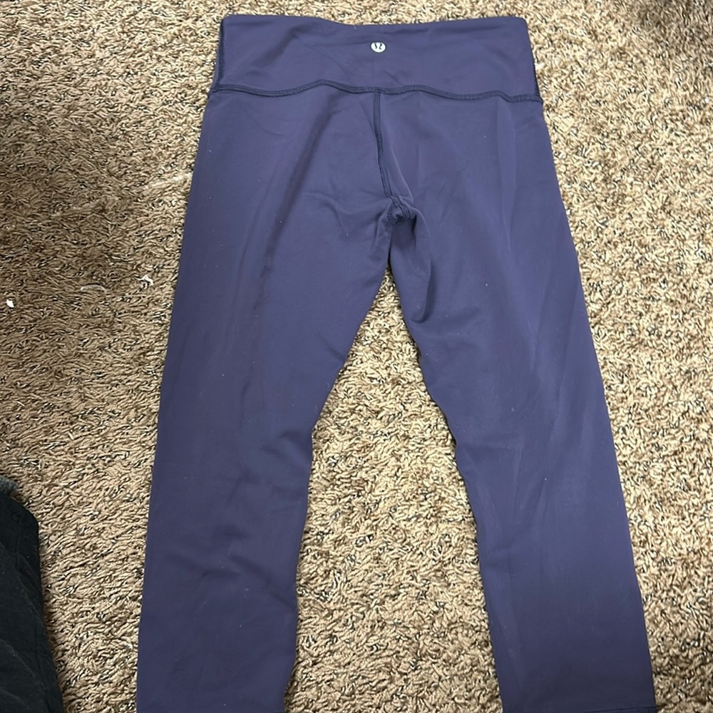 Lululemon Capri navy pants size 6